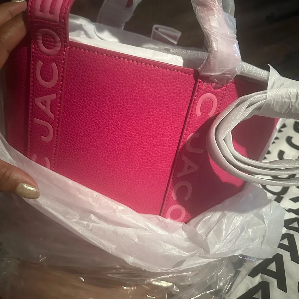 Marc Jacobs Pebbled Leather Hot Pink Tote Bag - Picture 5 of 8